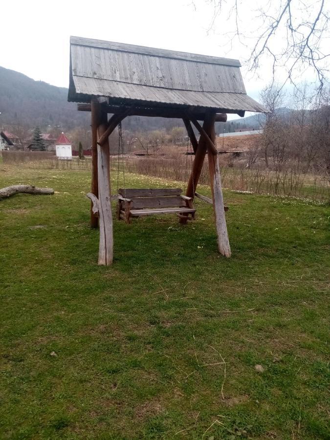 Садиба Федорчуків За рікою Шешоры Экстерьер фото
